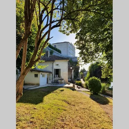 Le Pavillon: Refuge Reposant, Exclusif, Au Chateau