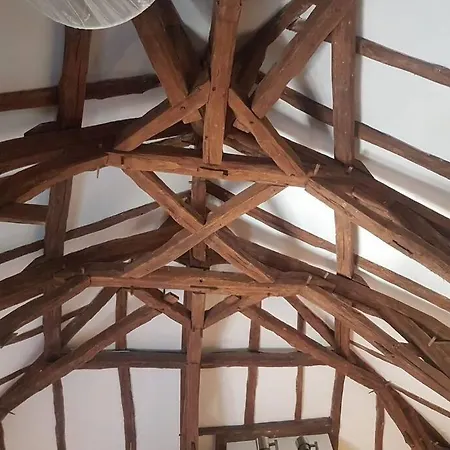 Le Pavillon: Refuge Reposant, Exclusif, Au Chateau